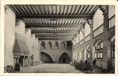 Château de Pierrefonds — Salle des Gardes — Édition des Monuments Historiques