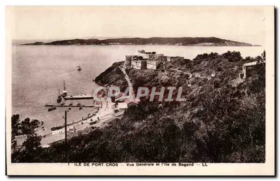 Ilha de Port Cros — Vista Geral e a ilha de Bagand — LL