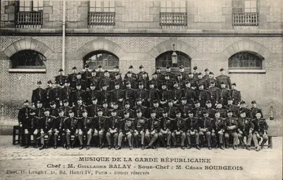 Música da Guarda Republicana — Chef: M. Guillaume Balay — Sous-Chef: M. César Bourgeois — Fot. H. Laugier, 21, Av. Henri IV, Paris