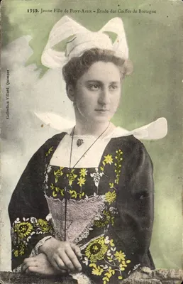 Jovem Mulher de Pont-Aven — Estudo dos Lenços da Bretanha — Coleção Villard, Quimper