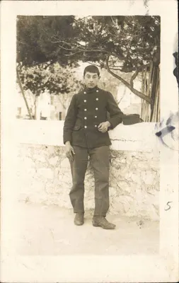 Jovem militar — em uniforme — G. Guillotais, Bassanig et Cie, Fiaño