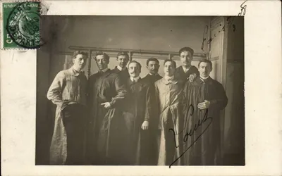 Grupo de homens em trajes de trabalho — Paris — União Postal Universal