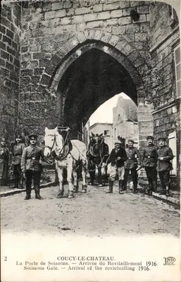 कूसी-ले-चाटो — सोइसन के गेट — 1916 में प्रसव के आगमन — एनडी फोटो।