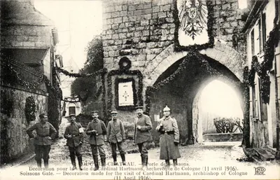 Porte de Soissons — Décoration pour la visite du Cardinal Hartmann, archevêque de Cologne (11 avril 1916) — ND Phot.