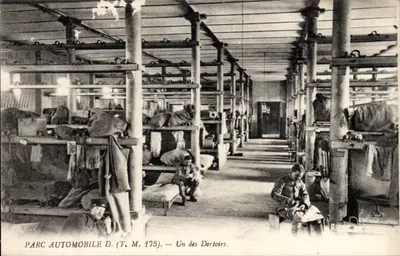 Parc Automobile D. — Un des Dortoirs. — (T. M. 175)