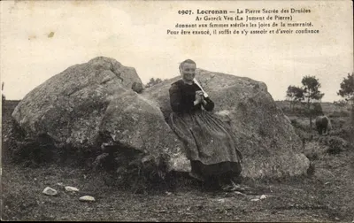 Locronan — A Pedra Sagrada dos Druidas — Coleção Pillard, Quimper