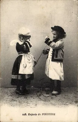 Enfants du FINISTÈRE — Série 218 — Éditeur : Carte Postale