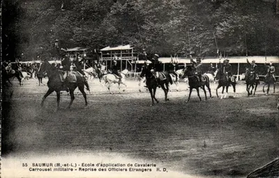 Saumur (M.-et-L.) - Escola de Aplicação de Cavalaria - Carrossel Militar - Reprise dos Oficiais Estrangeiros