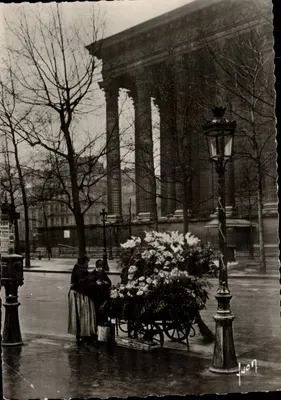 Paris — Praça da Madeleine — Vendedoras de flores — Edições de Arte