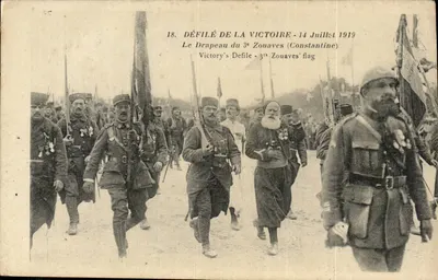Défilé de la Victoire - 14 Juillet 1919 — Le Drapeau du 3e Zouaves (Constantine)