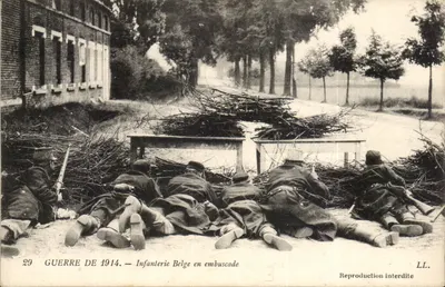 Infanteria Belga em emboscada — Guerra de 1914 — Editor LL.