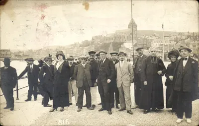 Groupe de personnes — port de Tréport — éditeur inconnu, n° 816