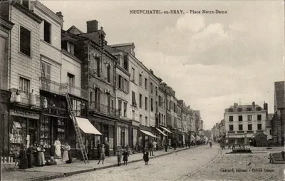 Neufchâtel-en-Bray - Place Notre-Dame — Gémard, editor - Cliché Coops