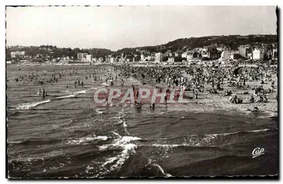 Praia lotada em Sees — vista panorâmica — Cap
