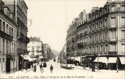 Le Havre - Praça Thiers e Perspectiva da Rue de Normandie Bilhete postal antigo