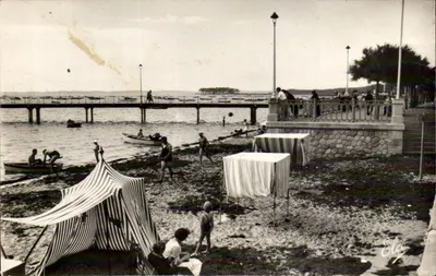 Praia de Arcachon — banhistas e embarcações — Elcée
