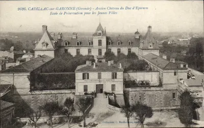 Cadillac-sur-Garonne - Antigo Castelo do Duque d'Epernon - Escola de Preservação para Meninas