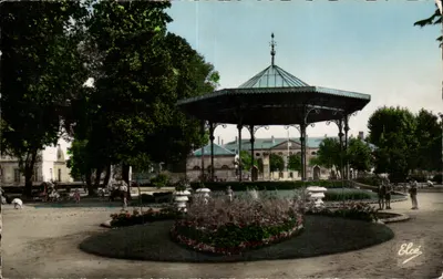 O Jardim Público e a Caserna — Libourne (Gironde) — Editor Elce