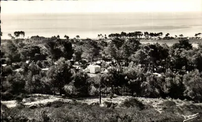 Camping do G.C.U. em Croix-Valmer — A Costa do Azul — Éditions de la Côte d'Azur