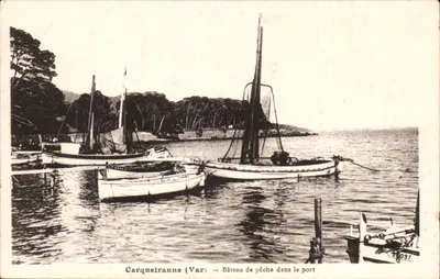 Carqueiranne (Var) — Barco de pesca no porto