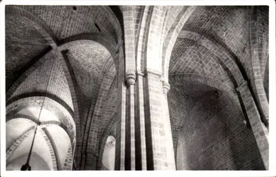 Sollies-Ville (Var) — As abóbadas da igreja — Marius Bar, Toulon