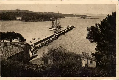 Porquerolles - A Baía — As Ilhas de Hyères (Var) — Éditions d'Art YvC, Paris
