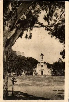 Porquerolles - Praça da Igreja — Ilhas de Hyères (Var) — Edições d'Art Yvon, Paris