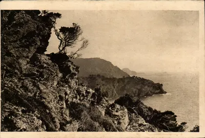 Porquerolles — Vista da Ponta do Oustaou e do grande Sérainé — Les Éditions d'Art YVON, Paris