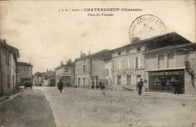 Châteauneuf (Charente) — Place du Plaineau — J. S. D. - 2410