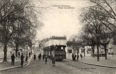 Jarnac (Charente) — Praça do Castelo com trêmio — L. Lebouy, editor