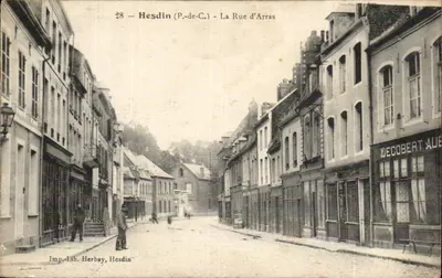 Hesdin (P.-de-C.) - A Rua de Arras — Imp. Lib. Herbay, Hesdin, n°28