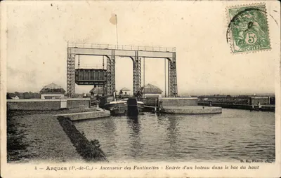 Arques (P.-de-C.) — Elevador das Fontinettes — Entrada de um barco no bac de cima — B. F., Paris