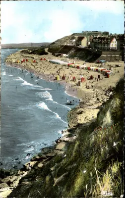 A Praia em Le Portel (P.-de-C.) — vista da costa com banhos e cabines — Combier Verbatim