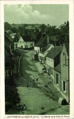 Montreuil-sur-Mer (P.-de-C.) — A Subida da Cavée St Firmin — Fot. Domnier-Maçon
