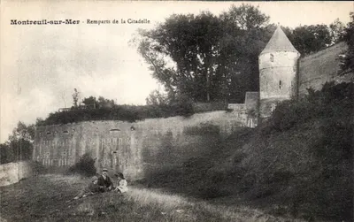 Montreuil-sur-Mer — Muralhas da Cidadela — Imprensa T. Limoges