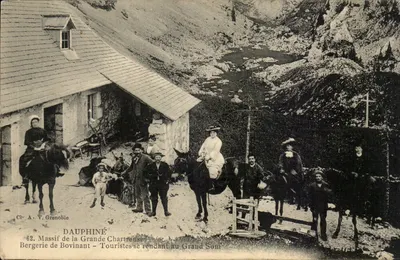 Dauphiné — Massif da Grande Chartreuse — Turistas se dirigindo ao Grand Som — Cl. A. V. Grenoble