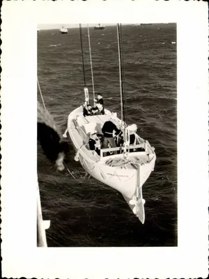 Vela — Barco a vela no mar
