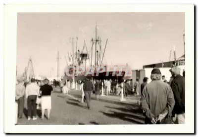 Porto — multidão diante de um navio