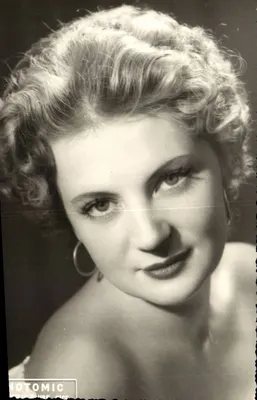 Retrato de uma mulher — estúdio — Photomic, Paris