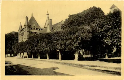 Castelo de Talcy — Fachada principal — Édition des Monuments Historiques, Paris VIII