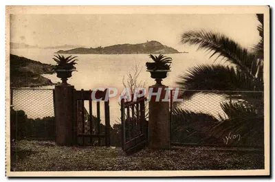 As Ilhas de Hyères (Var) — Vista da Península de Giens — Edições de Arte YVON