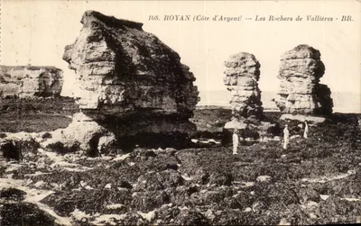 Royan (Côte d'Argent) — Rochers de Vallières — BR. — Bloc Frères, wydawcy, Bordeaux.
