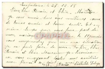 Mulher segurando um buquê — Boa Ano — Carta postal de Natal — Verso