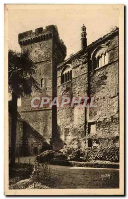 Castelo de Castelnaud (Lot) — Cour interna, a Galeria e o Donjon — Arts Graphiques Toulouse