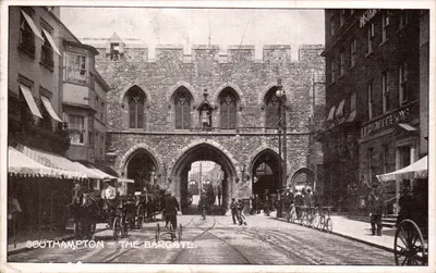 Southampton — The Bargate — editor não visível