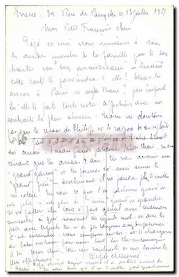 बच्चा फूलों के बूंद और फूलों के बास्केट के साथ — जन्मदिन — निर्माता अदृश्य — पीछे
