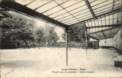 Lycée Fénelon - Paris — Grande cour de récréation - Galerie couverte — Sini-Bonomure & Breger Frères, Paris