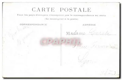 PARIS - Palais-Royal. — Widok pałacu i placu — wydawca nie widoczny, numer serii nie widoczny — Rewers