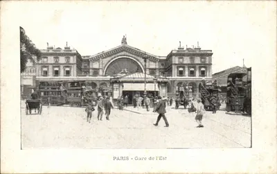 Paris - Gare de l'Est — vista da fachada e da praça — editor não identificado