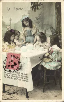 La Dinette — Niñas jugando con una muñeca — editor G.I.